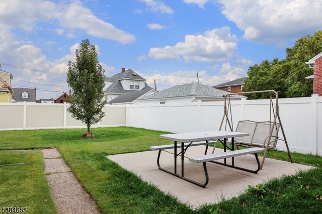 825 Dennis Pl, Linden City, NJ 07036