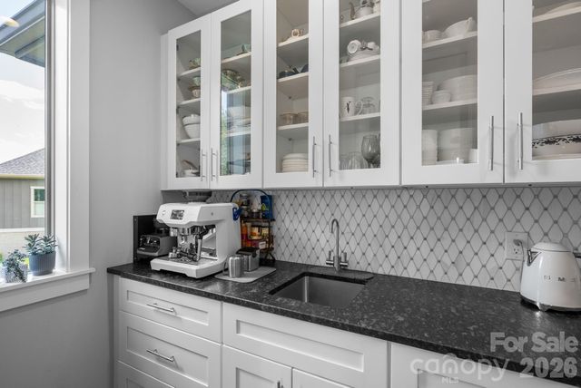 549 Daniel Circle Drive, Mills River, NC 28759