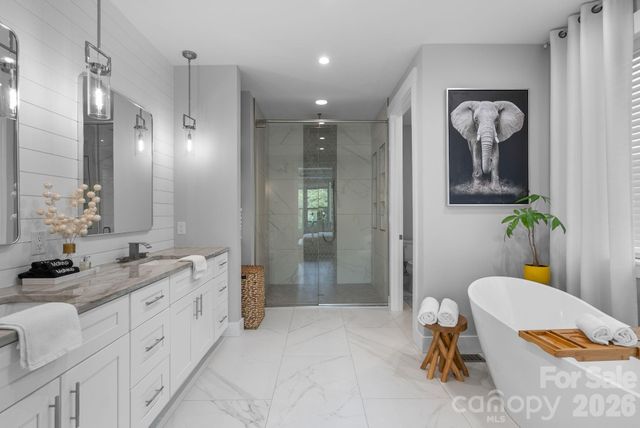 549 Daniel Circle Drive, Mills River, NC 28759