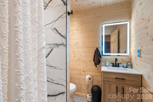549 Daniel Circle Drive, Mills River, NC 28759
