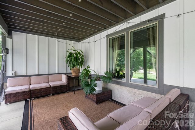 549 Daniel Circle Drive, Mills River, NC 28759