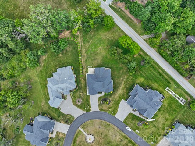 549 Daniel Circle Drive, Mills River, NC 28759