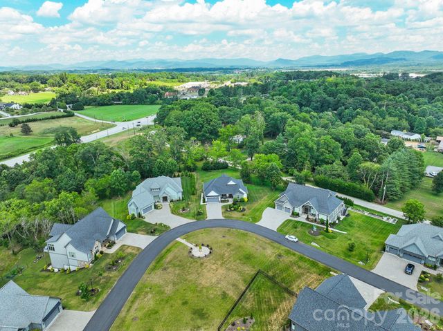 549 Daniel Circle Drive, Mills River, NC 28759