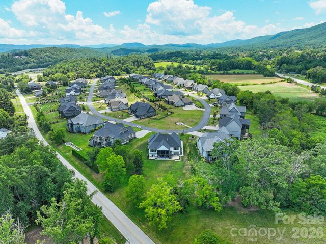 549 Daniel Circle Drive, Mills River, NC 28759