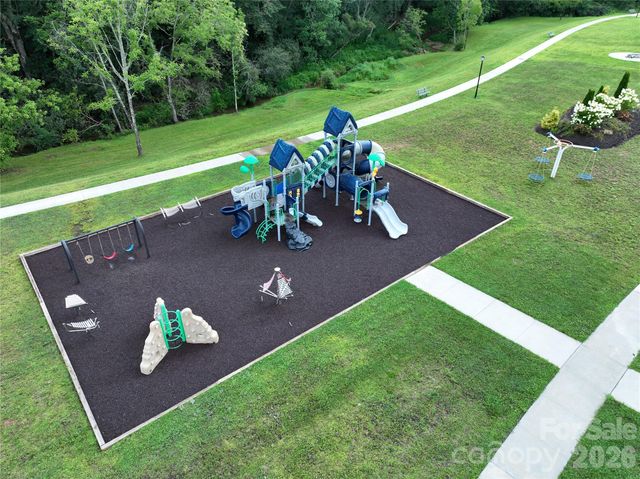 549 Daniel Circle Drive, Mills River, NC 28759