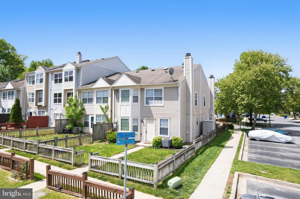 Image 1 of property listing at 14313 S SHORE CT, Laurel, MD 20707