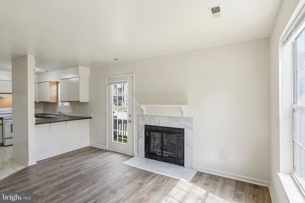 Image 21 of property listing at 14313 S SHORE CT, Laurel, MD 20707