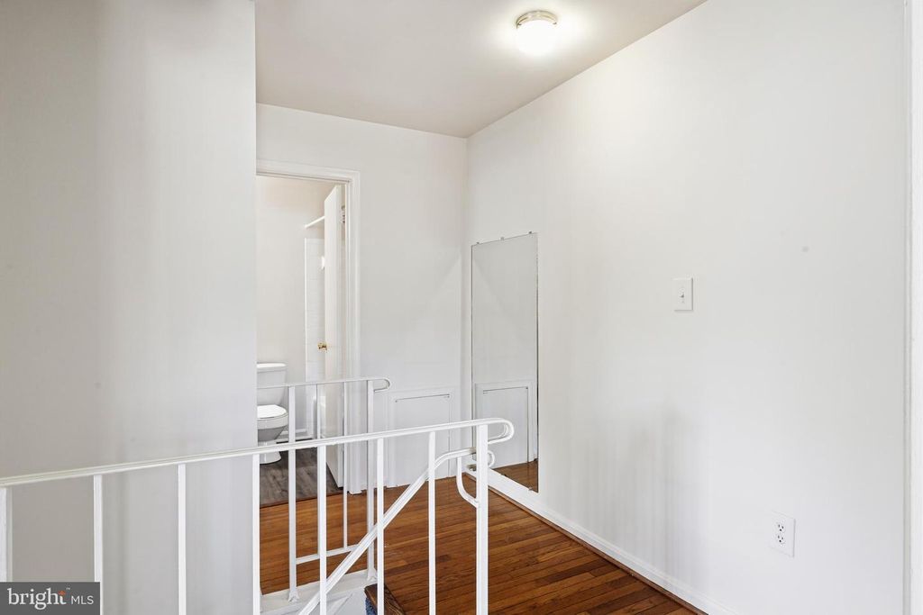 Image 24 of property listing at 14313 S SHORE CT, Laurel, MD 20707