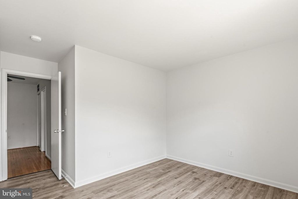 Image 37 of property listing at 14313 S SHORE CT, Laurel, MD 20707