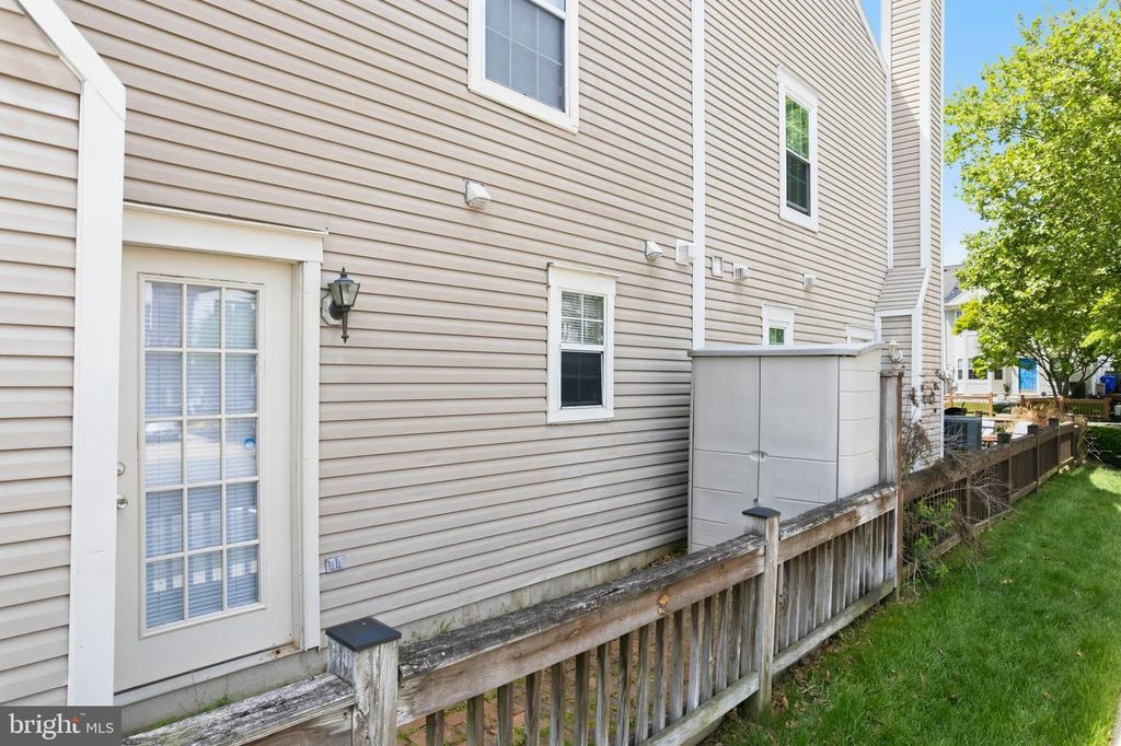 Image 43 of property listing at 14313 S SHORE CT, Laurel, MD 20707