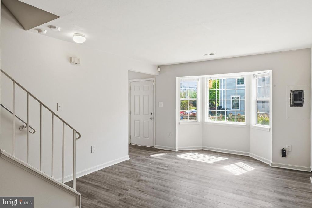 Image 6 of property listing at 14313 S SHORE CT, Laurel, MD 20707