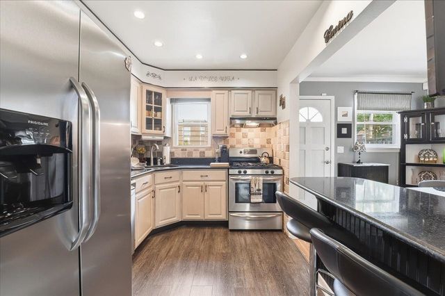 631 AVENUE A, Bayonne, NJ 07002