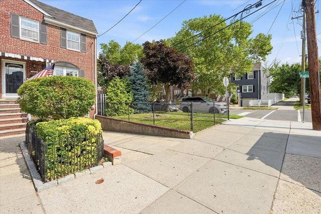 631 AVENUE A, Bayonne, NJ 07002