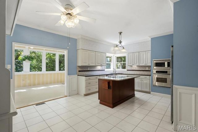 477 Redwood Forest Drive, Ballwin, MO 63021
