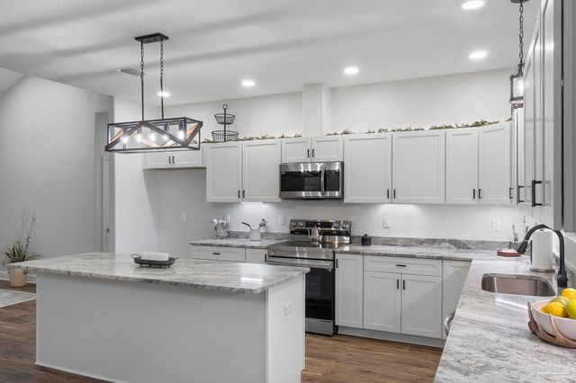 6879 Joyce Dr, Milton, FL 32570