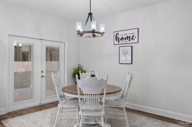 6879 Joyce Dr, Milton, FL 32570