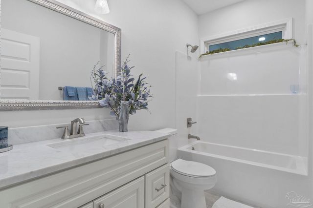 6879 Joyce Dr, Milton, FL 32570