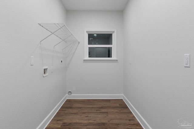 6879 Joyce Dr, Milton, FL 32570