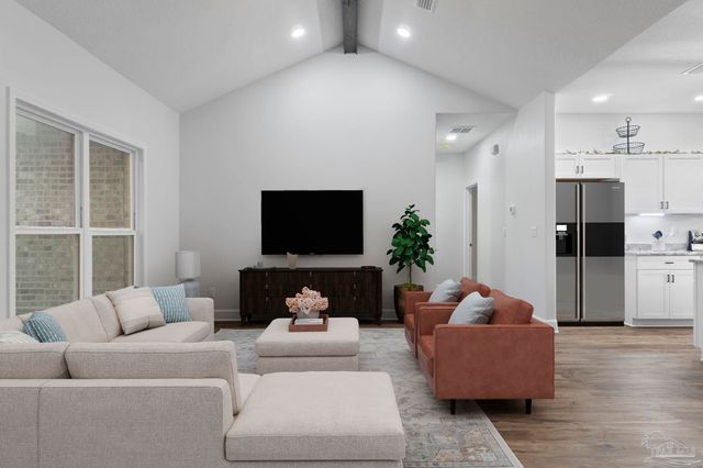 6879 Joyce Dr, Milton, FL 32570