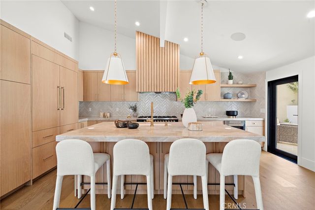 11 Jetty, Corona Del Mar, CA 92625