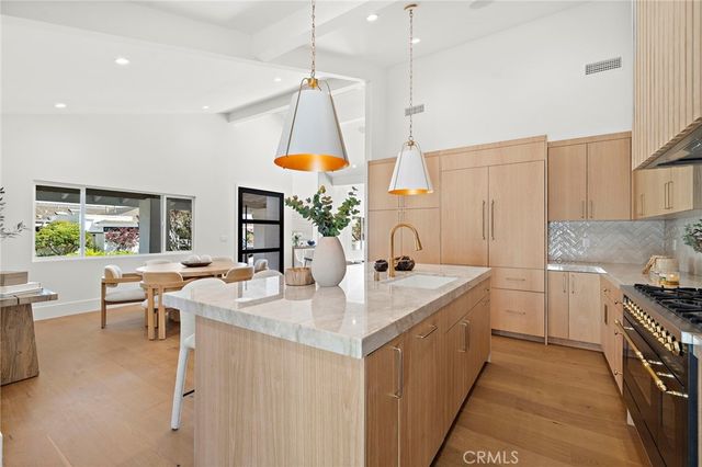 11 Jetty, Corona Del Mar, CA 92625
