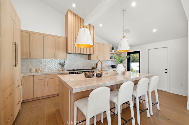 11 Jetty, Corona Del Mar, CA 92625
