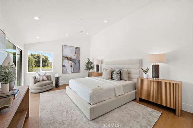 11 Jetty, Corona Del Mar, CA 92625