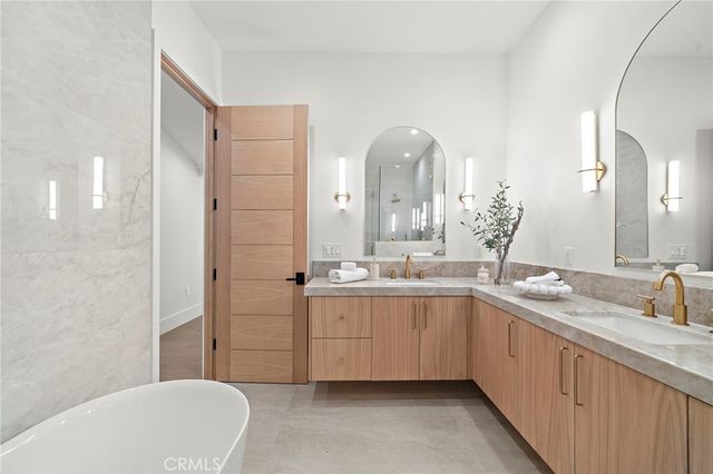 11 Jetty, Corona Del Mar, CA 92625