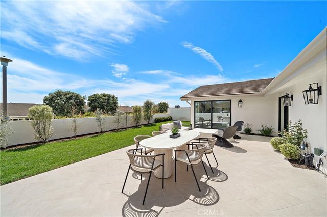 11 Jetty, Corona Del Mar, CA 92625