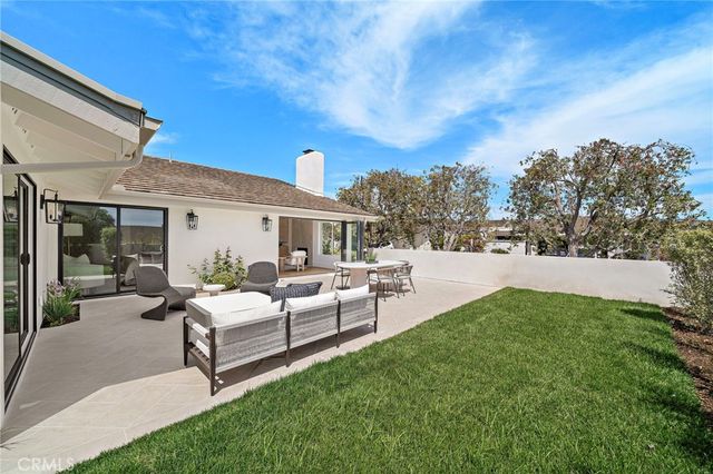 11 Jetty, Corona Del Mar, CA 92625