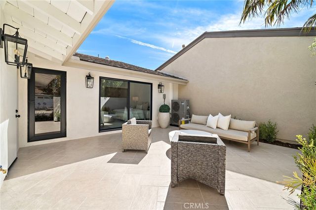 11 Jetty, Corona Del Mar, CA 92625