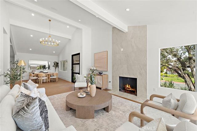 11 Jetty, Corona Del Mar, CA 92625