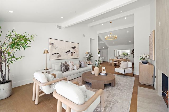 11 Jetty, Corona Del Mar, CA 92625