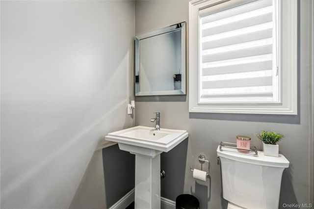 3 Manor Court, Mount Sinai, NY 11766