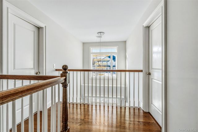 3 Manor Court, Mount Sinai, NY 11766