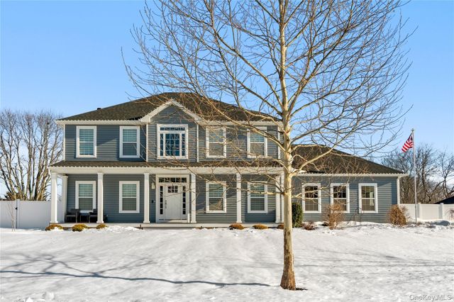 3 Manor Court, Mount Sinai, NY 11766