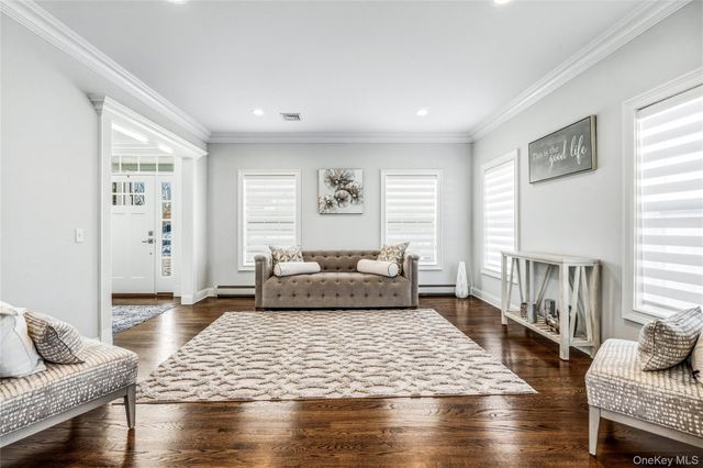 3 Manor Court, Mount Sinai, NY 11766