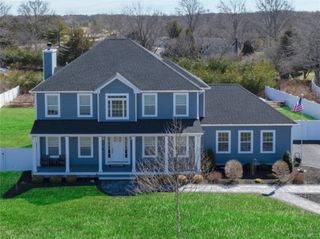 3 Manor Court, Mount Sinai, NY 11766