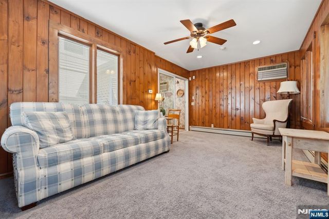 16 Arlington Avenue, Caldwell, NJ 07006