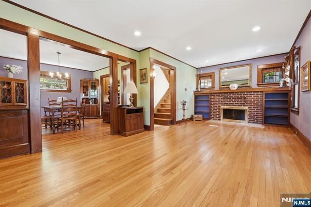 16 Arlington Avenue, Caldwell, NJ 07006