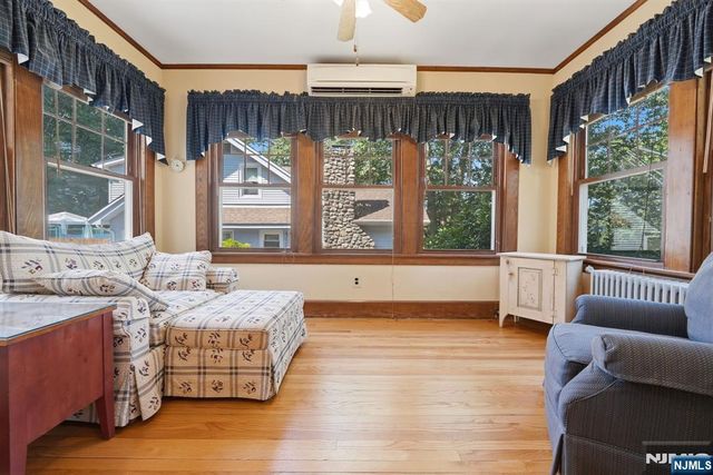 16 Arlington Avenue, Caldwell, NJ 07006