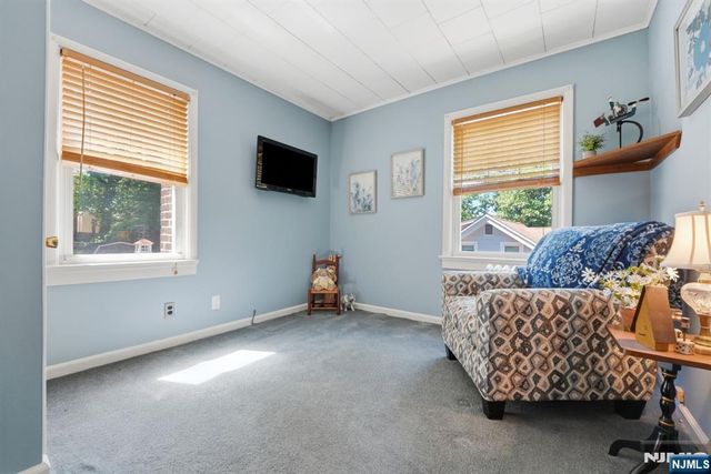 16 Arlington Avenue, Caldwell, NJ 07006
