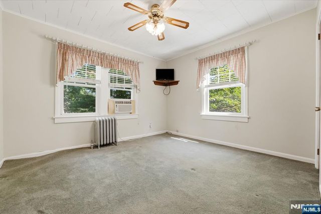 16 Arlington Avenue, Caldwell, NJ 07006