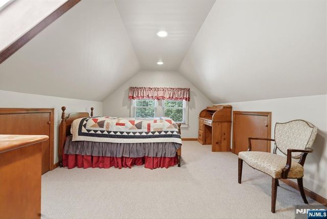 16 Arlington Avenue, Caldwell, NJ 07006