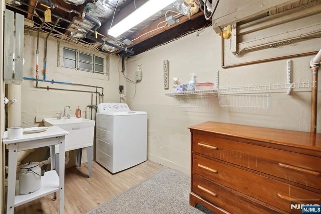 16 Arlington Avenue, Caldwell, NJ 07006