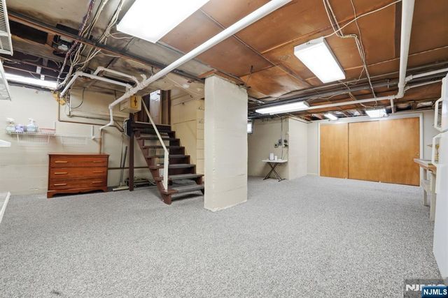 16 Arlington Avenue, Caldwell, NJ 07006