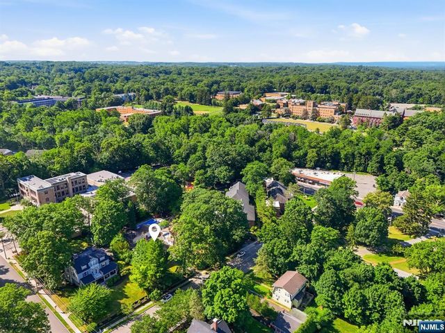 16 Arlington Avenue, Caldwell, NJ 07006