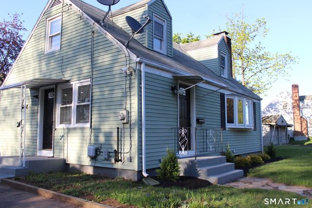 18 Walsh Street, Bloomfield, CT 06002