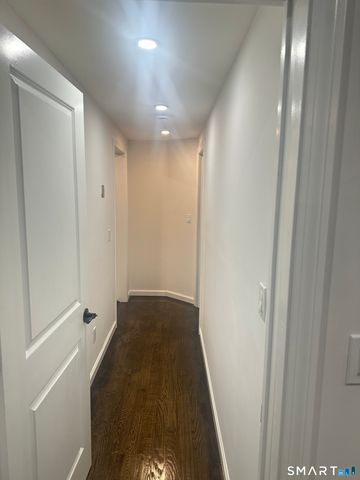 18 Walsh Street, Bloomfield, CT 06002