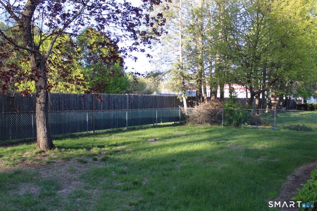 18 Walsh Street, Bloomfield, CT 06002